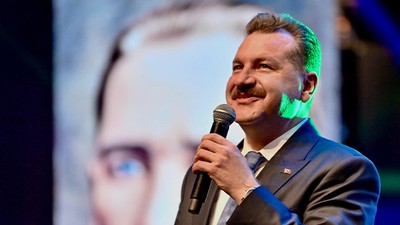 Yücel Yılmaz, her yıl 10 bin konut inşa edecek