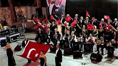 Haydi Kadınlar Mikrofon Sizde! Ayvalık Konsere Hazırlanıyor