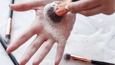 4 Adımla Makyaj Fırçası Temizliği