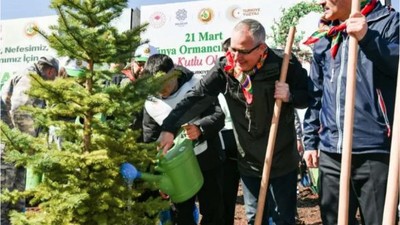 Balıkesir'de Toprakla Umutlar Yeşeriyor