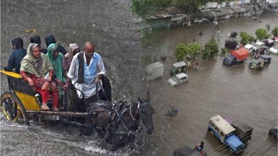Pakistan'da şiddetli yağışlarda 37 can kaybı