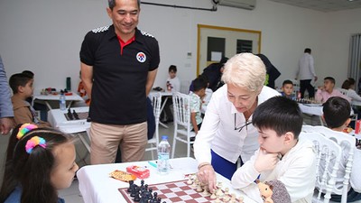 Burhaniye Belediyesi 23 Nisan Ulusal Egemenlik ve Çocuk Bayramı Satranç Turnuvası Başladı
