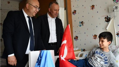 Balıkesir'de Yetkililer Hasta Minikleri Unutmadı