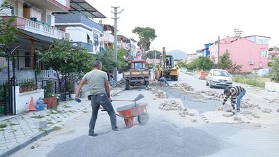 Burhaniye Belediyesi Fen İşleri Ekipleri Altyapı Çalışmalarına Devam Ediyor