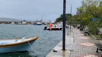 Erdek'te Şiddetli Yağış Adada Tedirginlik Yarattı
