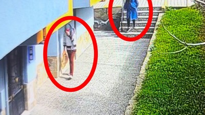 Gelin-kaynana el ele verdi, evlere girerek hırsızlık yaptılar