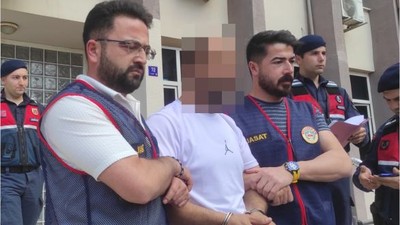 Jandarma 20 Yıldır Aranan Zanlıyı Yemek Sipariş Ederek Yakaladı