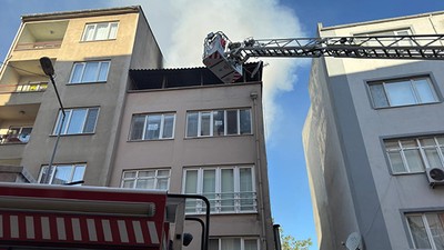 Balıkesirin en işlek caddesinde yangın