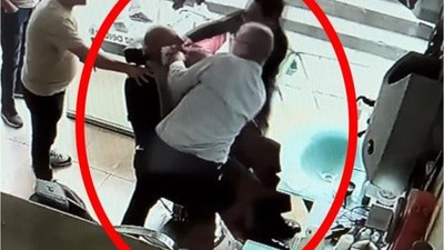Önce Ölümden Kurtardı Sonra Tıraşa Kaldığı Yerden Devam Etti