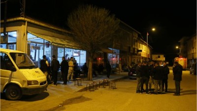 Üç İlçe Geceyi Sokakta Geçirdi