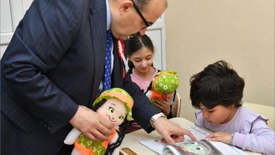 Vali Ustaoğlu Çocukların Oyunlara Dahil Oldu