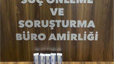 İzmir'de suçüstü yakalanan 2 zehir taciri tutuklandı