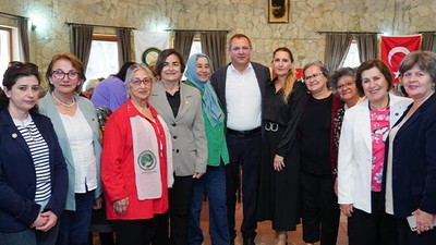Anneler Günü Ayvalık'ta Coşkuyla Kutlandı