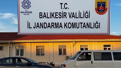 Ayvalık'ta Göçmen Kaçakçılığı Operasyonu: 17 Göçmen Yakalandı