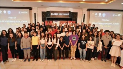 Balıkesir'de Bilim Rüzgarı! Ödüllerine Kavuştular