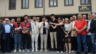 Balıkesirli Gençler Öldürülen Kurye İçin Buluştu