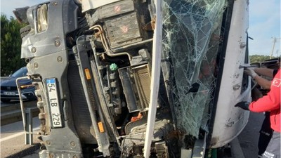 Beton Pompa Aracı Bariyerlere Çarptı: 1 Ölü