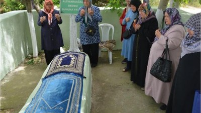 Bigadiç Altıkaraağaç Dedesi'ni Unutmadı