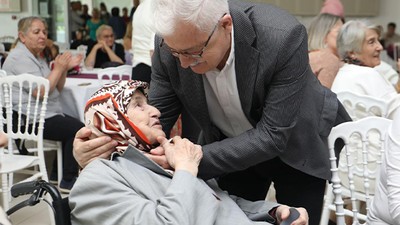 Burhaniye Belediyesi'nden Anneler Gününe Özel Etkinlik