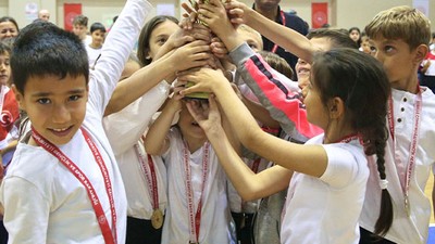 Burhaniye'de Çocuk Oyunları Etkinliği Tamamlandı