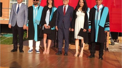 Deveciler 'den Mezuniyet Töreninde İş Müjdesi