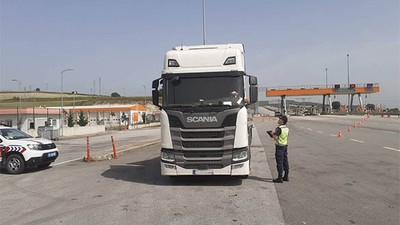 Jandarma'dan 22 Mayıs'ta Yük Taşıyan Araçlara Denetim