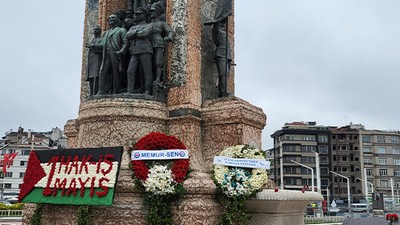 Memur-Sen'den Taksim Meydanına Çelenk Bırakıldı