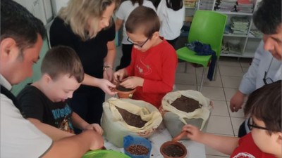 Minik Eller Yeşil Vatana Nefes Verdi