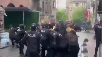 Taksim’e çıkmak isteyen gruba polis müdahale etti