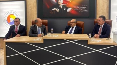 Ustaoğlu'ndan 'İletişim' Vurgusu