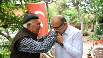 Vali Ustaoğlu O Şehidi Unutmadı