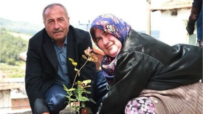 Burhaniye'nin Kırsalında Çiçekler Açıyor