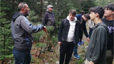 Balıkesir'de Lise Öğrencileri Kazdağları'nın Endemik Bitkilerini Araştırdı
