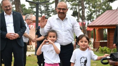 Vali Ustaoğlu Gençlik Merkezi'nde Aktiviteleri İnceledi