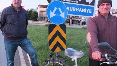 Burhaniye'de Kafa Karıştıran Levha: Yön Bulma Sorunu
