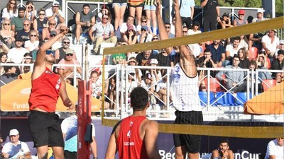 Balıkesir, plaj voleybolunun göz bebeği oluyor