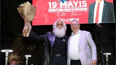 Suavi Balıkesir’de Bakın Hangi Şarkıyı Söyledi!