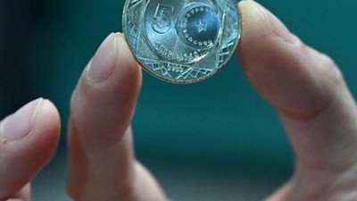 5 Liralık Madeni Paralar Tedavüle Çıkarıldı