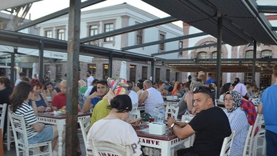Ayvalık, Kurban Bayramı'nda Turist Akınına Uğruyor