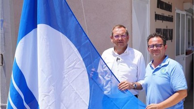 Ayvalık Mavi Bayrakları Göndere Çekti