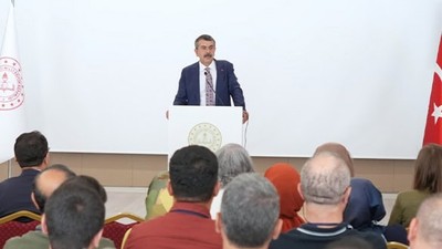 Bakan Tekin, Dayanıklı Sınıflar Hareketi Eğitim Kursuna Katıldı