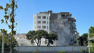 Balıkesir Belediyesi Hizmet Binası Yıkımına Başlandı