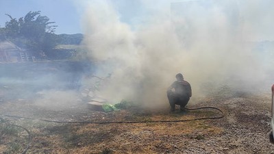 Burhaniye’de Çıkan Yangın İtfaiye Ekiplerince Söndürüldü