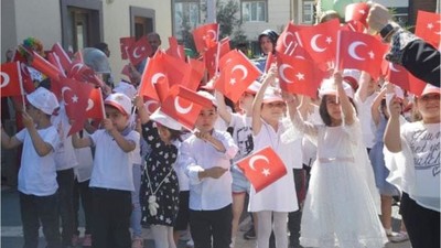 Edremit'te Miniklere Yıl Sonu Etkinliği
