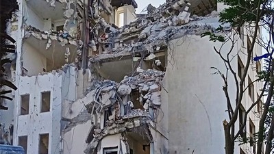Eski Belediye Binası Yıkım Çalışmaları Devam Ediyor