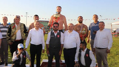 Hüseyin Gümüşalan Gönen'de Başpehlivan Oldu