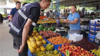 Pazarda Tezgah Araları Zabıta Kontrolünde