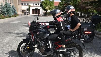 Polislerden Üniversite Adaylarına Büyük Destek