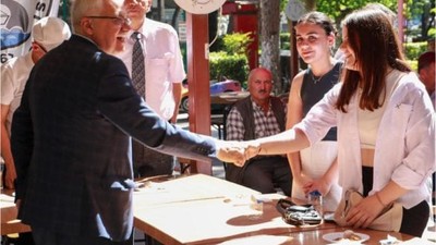 Burhaniye'de Bayramın İkinci Günü Coşkulu Geçti
