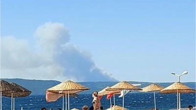 Çanakkale'de orman yangını, gemi trafiği askıya alındı